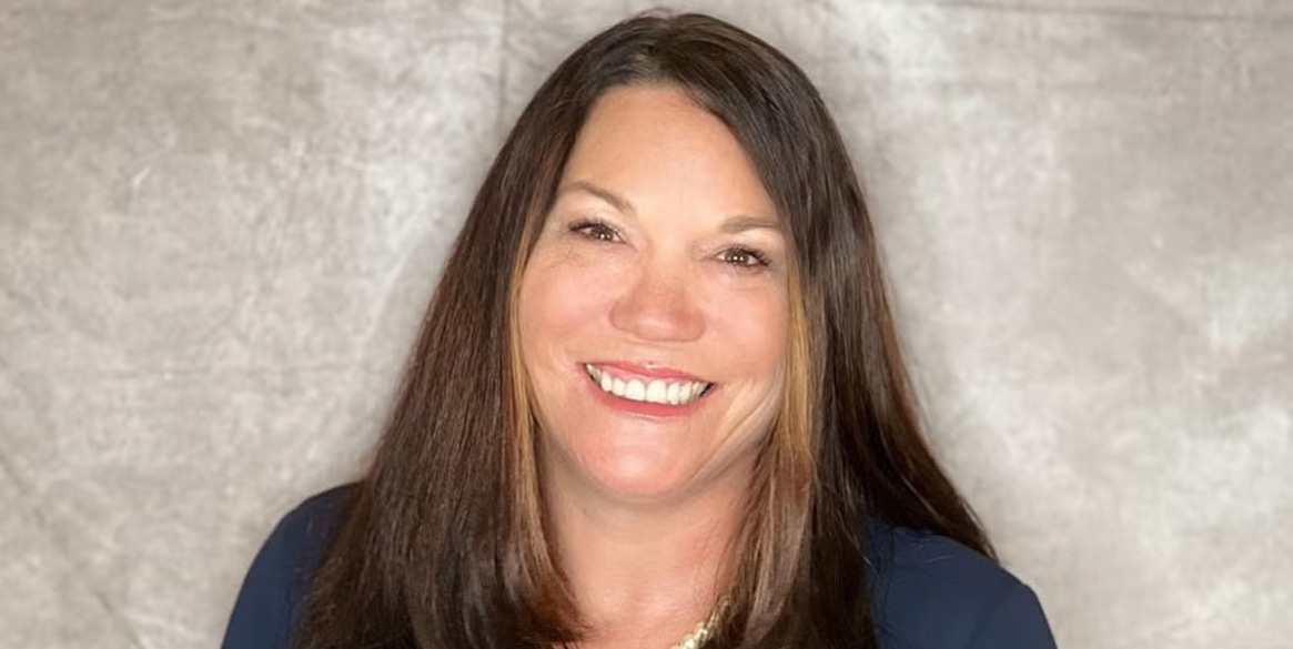 Headshot of Robin Winder of Florida Virtual School.